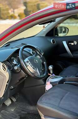 Внедорожник / Кроссовер Nissan Qashqai 2012 в 