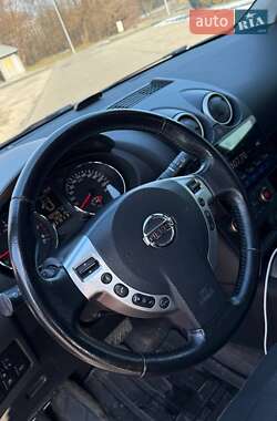 Внедорожник / Кроссовер Nissan Qashqai 2012 в 