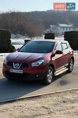 Внедорожник / Кроссовер Nissan Qashqai 2012 в 