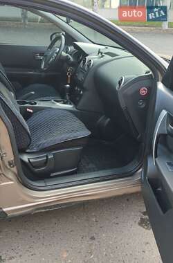 Внедорожник / Кроссовер Nissan Qashqai 2009 в 