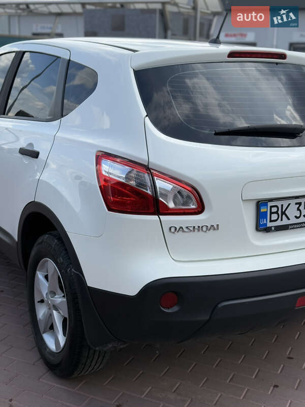 Внедорожник / Кроссовер Nissan Qashqai 2013 в Сарнах
