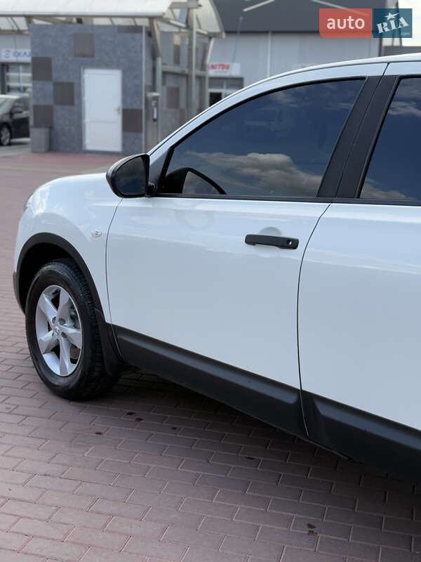 Внедорожник / Кроссовер Nissan Qashqai 2013 в Сарнах