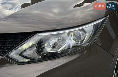 Позашляховик / Кросовер Nissan Qashqai 2014 в 