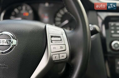 Позашляховик / Кросовер Nissan Qashqai 2014 в 