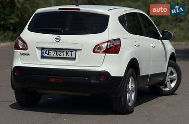 Внедорожник / Кроссовер Nissan Qashqai 2013 в 