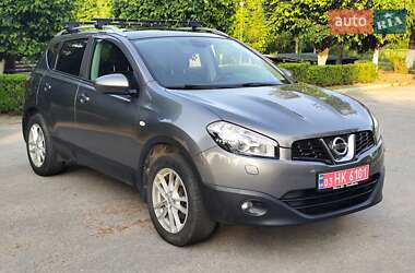 Внедорожник / Кроссовер Nissan Qashqai 2011 в 