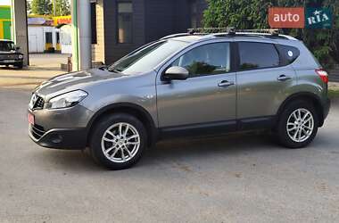 Внедорожник / Кроссовер Nissan Qashqai 2011 в 