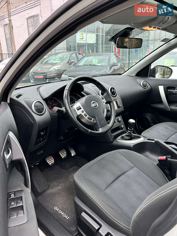 Внедорожник / Кроссовер Nissan Qashqai 2012 в Сумах