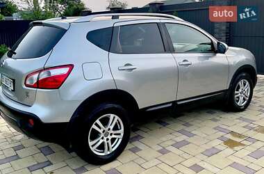 Внедорожник / Кроссовер Nissan Qashqai 2012 в 