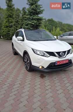 Внедорожник / Кроссовер Nissan Qashqai 2014 в 