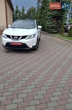 Внедорожник / Кроссовер Nissan Qashqai 2014 в 