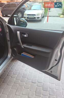 Внедорожник / Кроссовер Nissan Qashqai 2010 в 