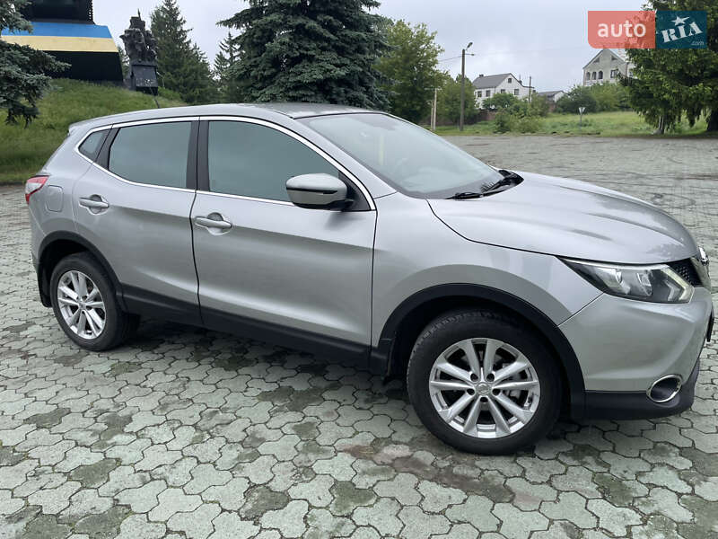 Внедорожник / Кроссовер Nissan Qashqai 2017 в Дубно