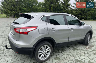 Позашляховик / Кросовер Nissan Qashqai 2017 в 