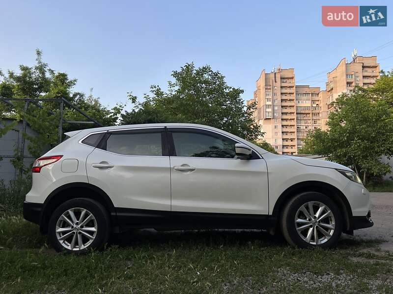 Внедорожник / Кроссовер Nissan Qashqai 2015 в Кропивницком