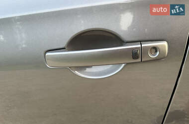 Внедорожник / Кроссовер Nissan Qashqai 2013 в 