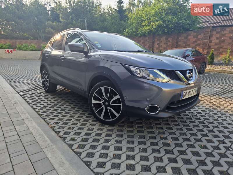 Внедорожник / Кроссовер Nissan Qashqai 2015 в Луцке