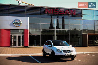 Внедорожник / Кроссовер Nissan Qashqai 2009 в 