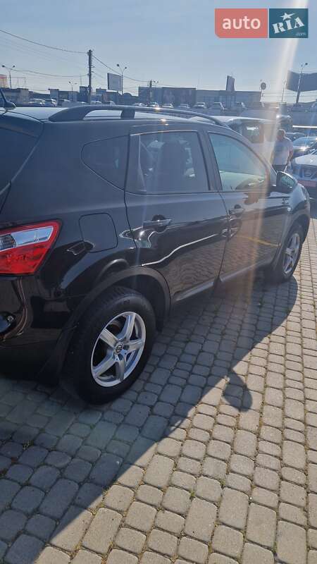 Внедорожник / Кроссовер Nissan Qashqai 2013 в Черновцах