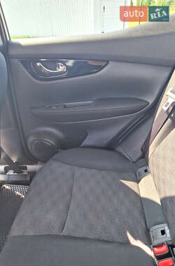 Внедорожник / Кроссовер Nissan Qashqai 2015 в 