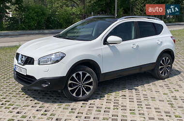 Внедорожник / Кроссовер Nissan Qashqai 2012 в 