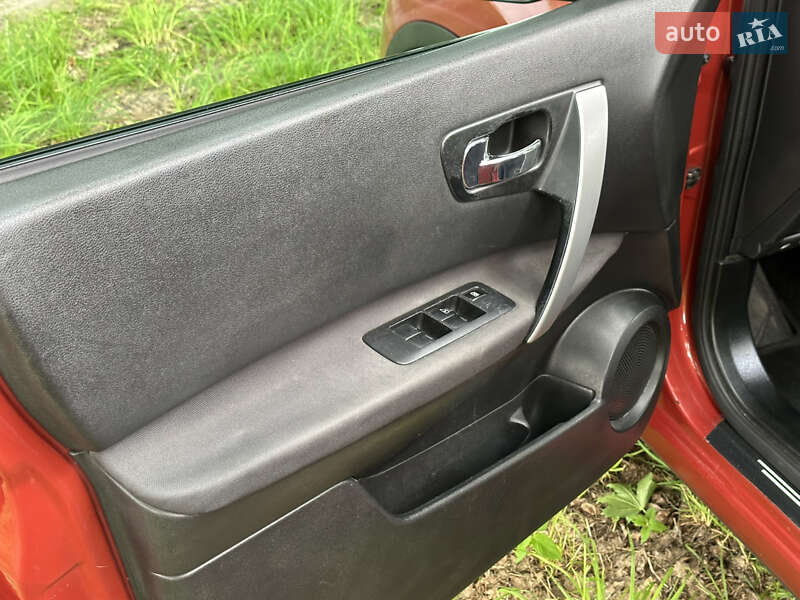 Позашляховик / Кросовер Nissan Qashqai 2007 в Звягелі