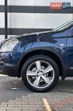 Внедорожник / Кроссовер Nissan Qashqai 2010 в 
