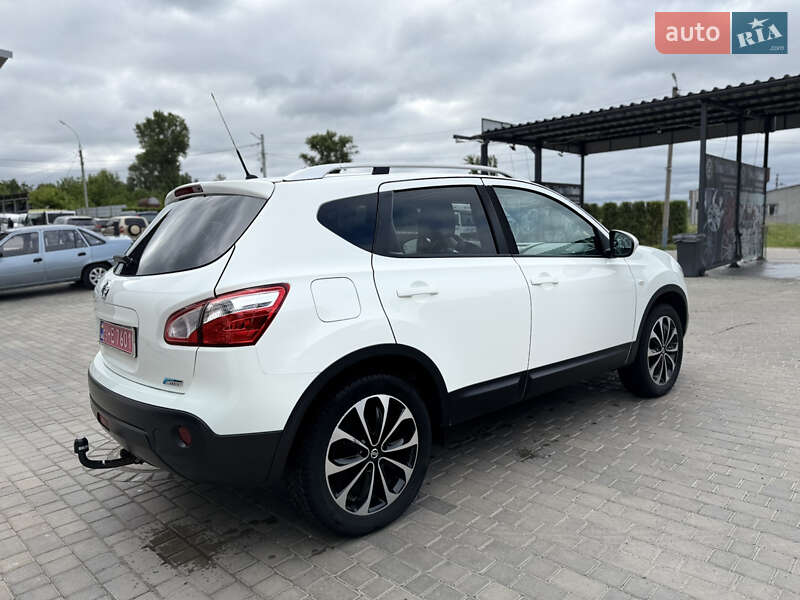 Позашляховик / Кросовер Nissan Qashqai 2011 в Звенигородці