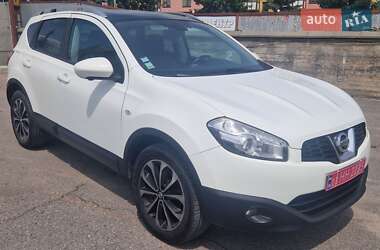 Внедорожник / Кроссовер Nissan Qashqai 2012 в 