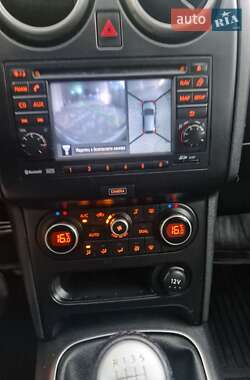 Внедорожник / Кроссовер Nissan Qashqai 2012 в 