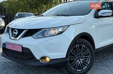 Внедорожник / Кроссовер Nissan Qashqai 2015 в 