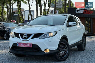Внедорожник / Кроссовер Nissan Qashqai 2015 в Стрые