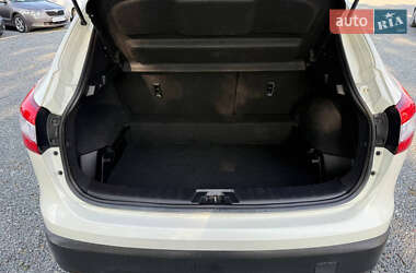 Внедорожник / Кроссовер Nissan Qashqai 2015 в 