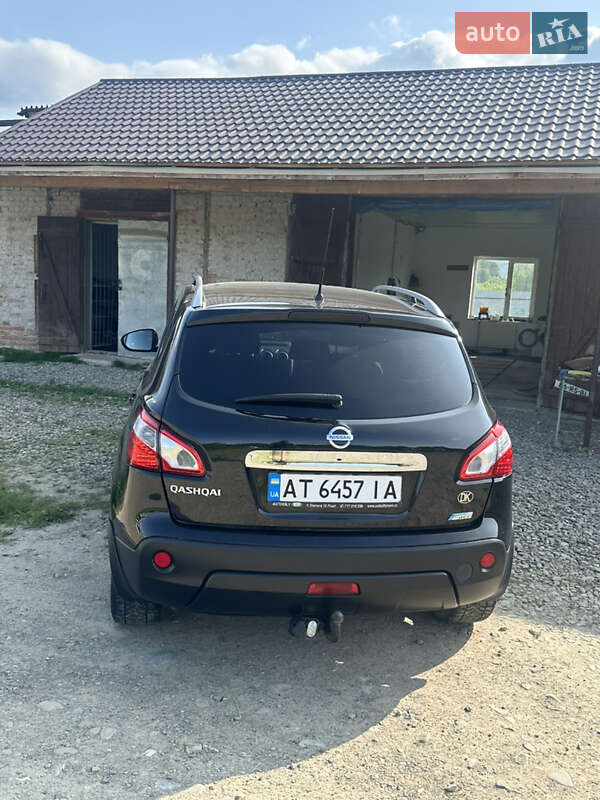 Позашляховик / Кросовер Nissan Qashqai 2011 в Косові