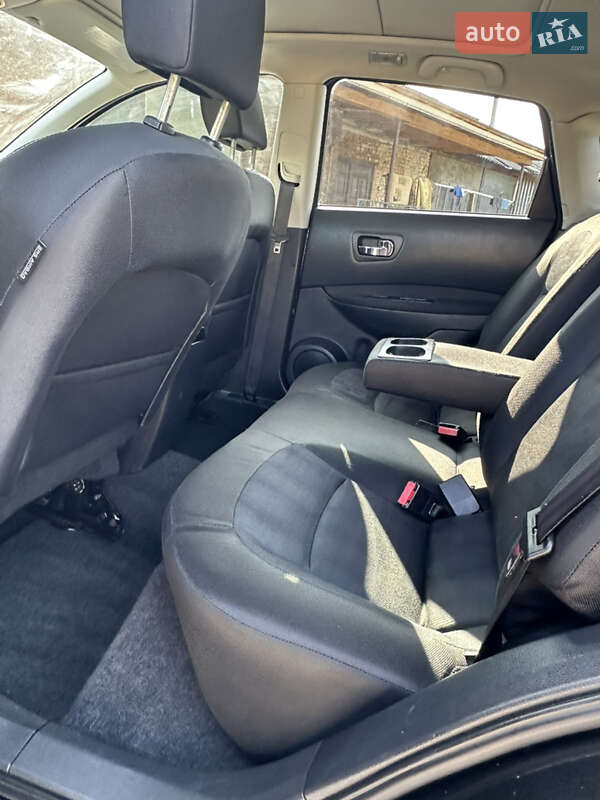 Позашляховик / Кросовер Nissan Qashqai 2011 в Косові