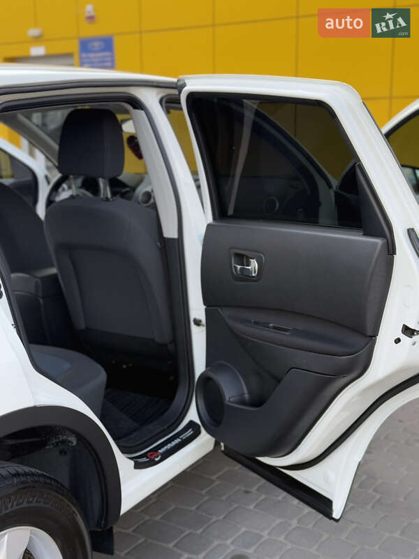 Внедорожник / Кроссовер Nissan Qashqai 2013 в Сарнах