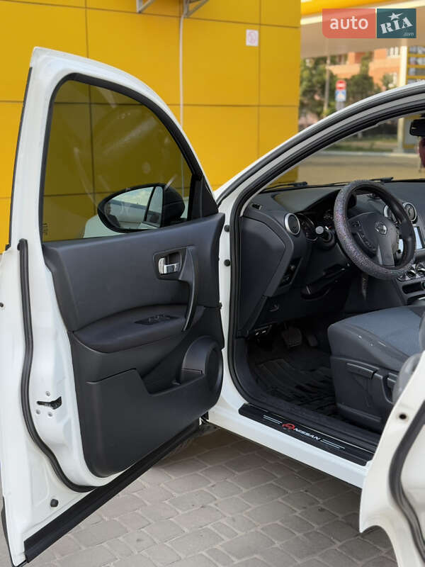 Внедорожник / Кроссовер Nissan Qashqai 2013 в Сарнах