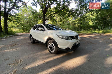 Внедорожник / Кроссовер Nissan Qashqai 2016 в Полтаве