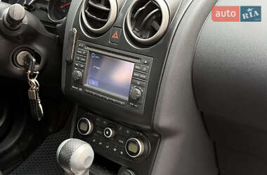 Внедорожник / Кроссовер Nissan Qashqai 2010 в 