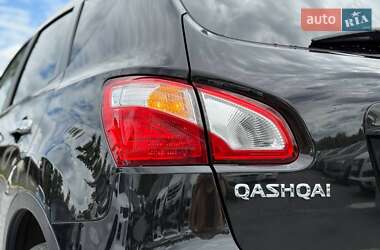 Внедорожник / Кроссовер Nissan Qashqai 2011 в 