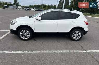 Внедорожник / Кроссовер Nissan Qashqai 2012 в 