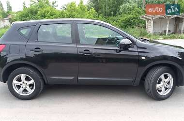Внедорожник / Кроссовер Nissan Qashqai 2009 в 