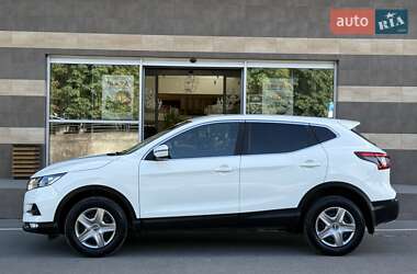 Внедорожник / Кроссовер Nissan Qashqai 2018 в 