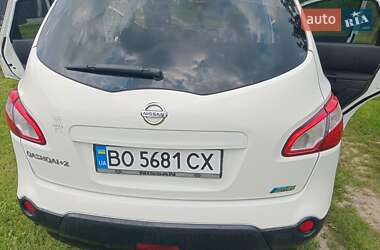 Внедорожник / Кроссовер Nissan Qashqai 2010 в 