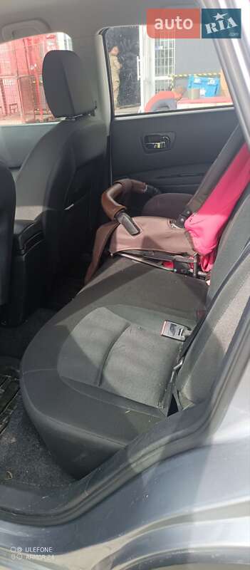 Внедорожник / Кроссовер Nissan Qashqai 2011 в Старой Выжевке