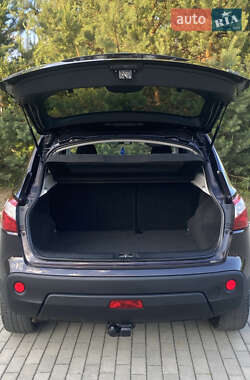 Внедорожник / Кроссовер Nissan Qashqai 2012 в 