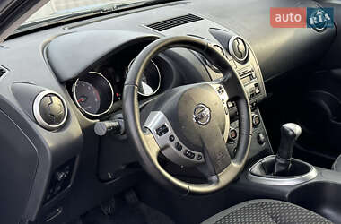 Позашляховик / Кросовер Nissan Qashqai 2009 в 