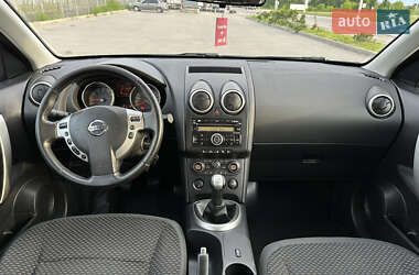 Позашляховик / Кросовер Nissan Qashqai 2009 в 