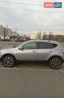 Внедорожник / Кроссовер Nissan Qashqai 2012 в 