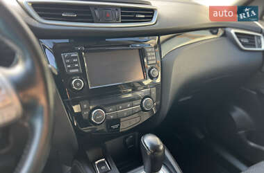 Внедорожник / Кроссовер Nissan Qashqai 2015 в 